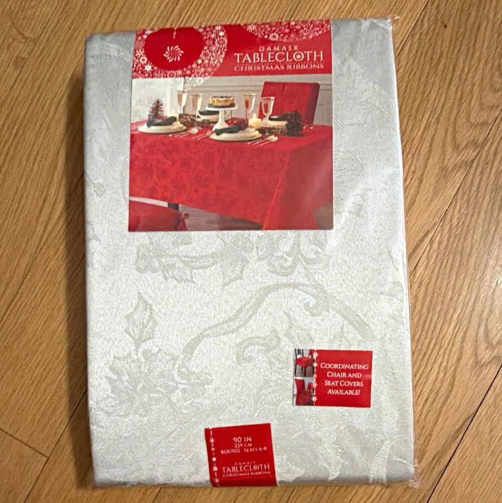 White Damask Christmas Round Tablecloth 90 in (229 cm) Seats 6-8